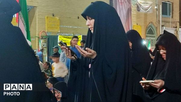 تجمعات حماسی در نجف آباد همراه با اقامه نماز استغاثه