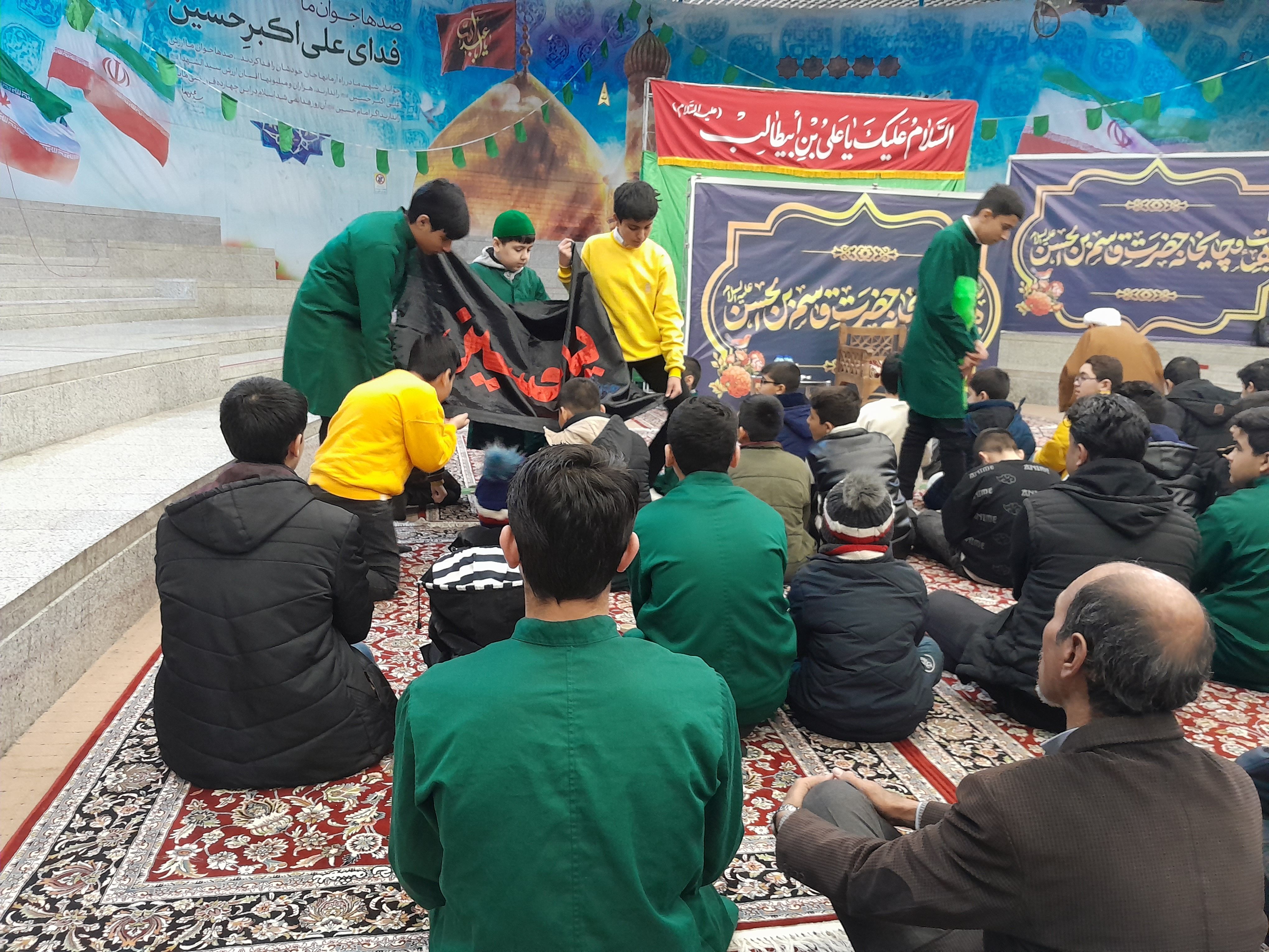 نشست صمیمانه خادمان افتخاری چایخانه حضرت قاسم بن الحسن(ع) در مشهد مقدس