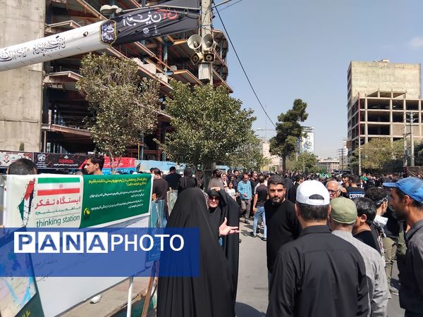 پیاده‌روی جاماندگان اربعین حسینی از مصلی تا میدان شهدای کرج