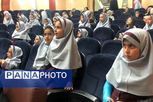 جشن الفبا دبستان شاهد ام‌البنین (س) ناحیه 2 شهرری