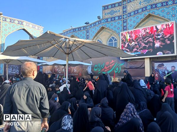 بازگشت آقای شهید ایران به خانه ی پدریشان