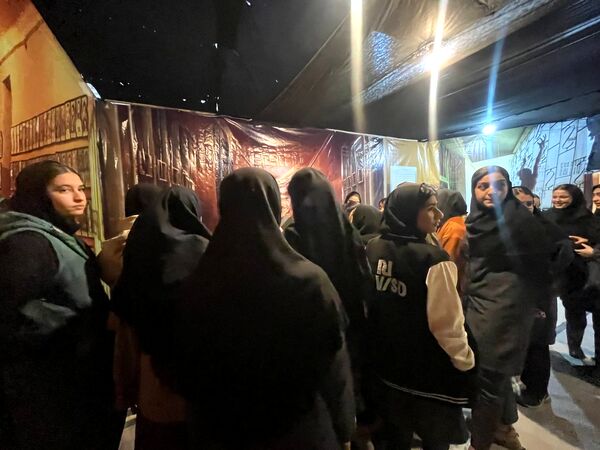 بازدید دانش‌آموزان دبیرستان فاطمه الزهرا از موزه عبرت
