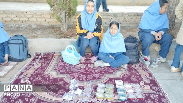 بازارچه دانش آموزی در مدرسه فرهنگ سردار شهید عبدی خلیل آباد
