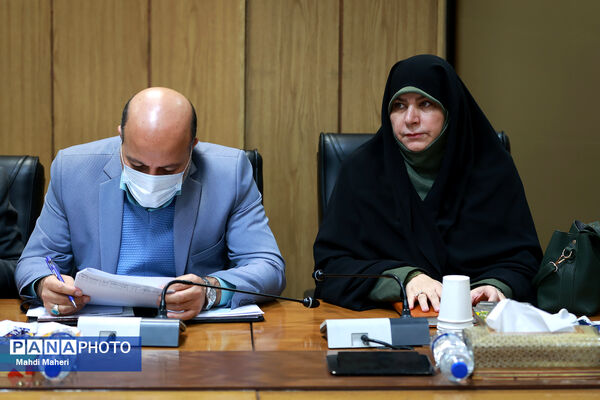 جلسه ستاد راهبری نظام مراقبت اجتماعی دانش‌آموزان (نماد)