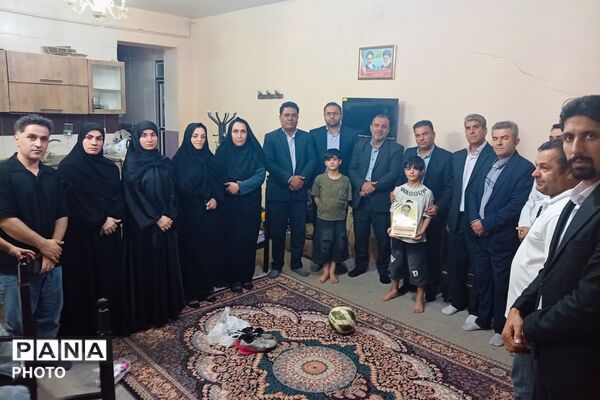 آیین قرعه‌کشی رقابت‌های ورزشی و تجدید میثاق با خانواده شهید محمود نجفی در شیراز