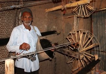 اهدای لوح شهر ملی موتابی به بفروئیه در روز جهانی صنایع‌دستی