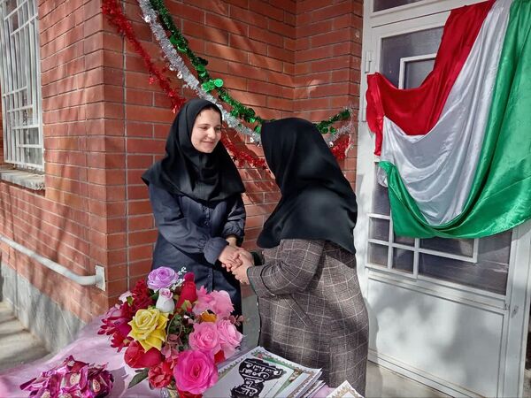 جشن میلاد منجی عالم بشریت در دبیرستان مادر مهربان خلیل آباد