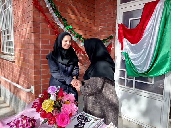 جشن میلاد منجی عالم بشریت در دبیرستان مادر مهربان خلیل آباد