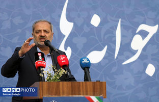 از ایران جان‌مان ‌با تمام وجود‌ در همه عرصه‌ها دفاع کنیم/ دانش‌آموزان برای ارتقای توانمندی‌های ایران تلاش کنند