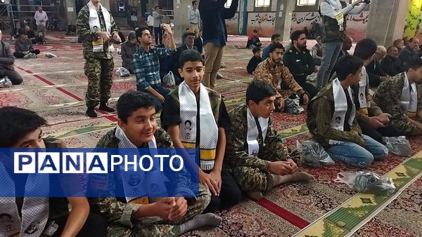 برگزاری نماز جمعه در آغاز هفته بسیج دانش آموزی با حضور دانش آموزان بسیجی نیشابور