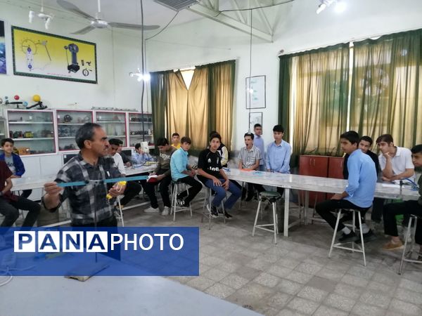 حضور دانش‌آموزان دبیرستان نمونه دانش در پژوهشسرا جابربن‌حیان