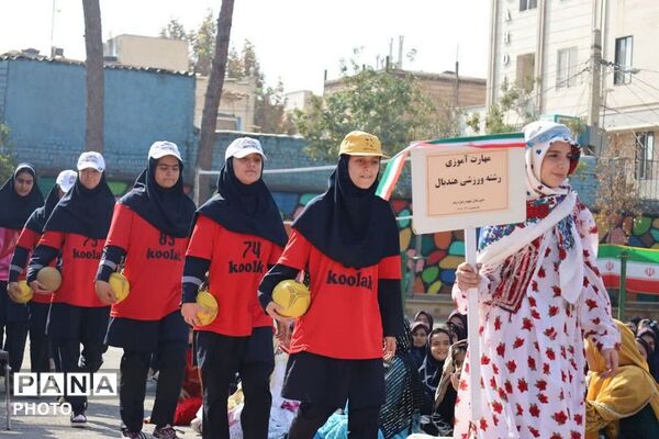نمایش توانمندی‌های دانش‌آموزان در رشته‌های مختلف ورزشی و هنری قرچک در هفته تربیت‌بدنی