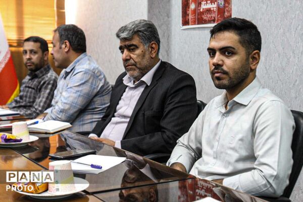 نشست هماهنگی برگزاری جشن عاطفه‌ها با حضور مسئولان و کارشناسان فرهنگی در زنجان