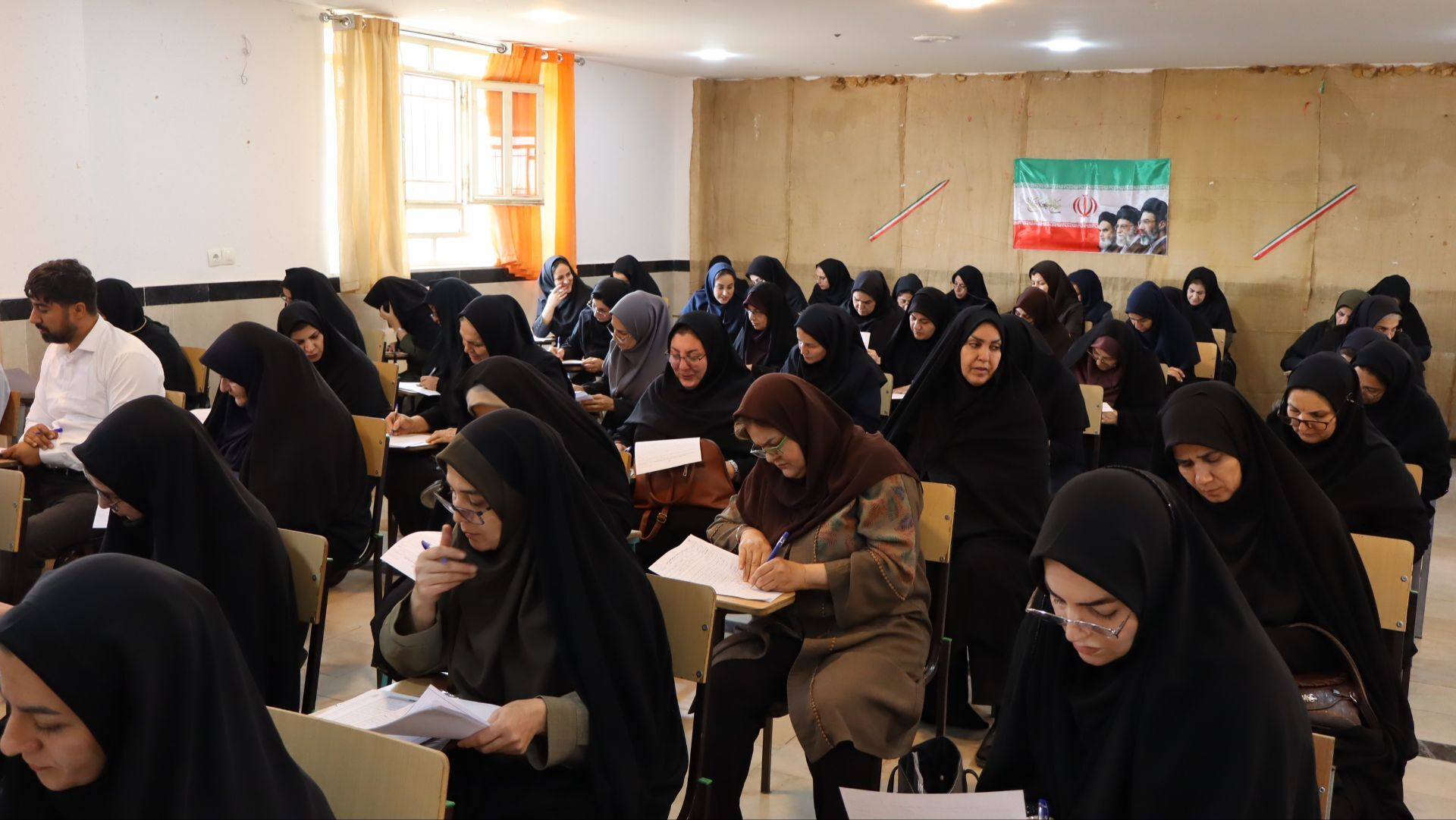  آزمون کیفیت‌ بخشی منابع انسانی فرهنگیان خرم آباد