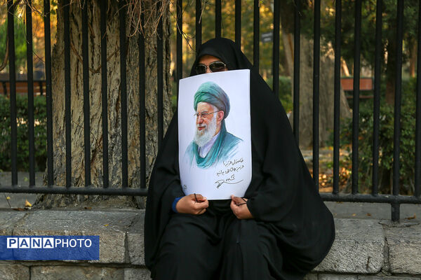 تشییع پیکر مطهر ۱۰۰ شهید گمنام