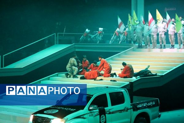 اجرای نمایش «راهبندان» در سومین شب از کنگره ملی 5580 شهید استان البرز