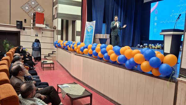 تجلیل از تلاش‌های بی‌وقفه مربیان در همایش خانواده بزرگ پرورشی