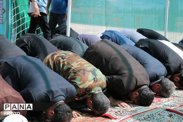 زنگ نماز در مدارس مشهد با حضور نماینده ولی‌فقیه در خراسان رضوی 