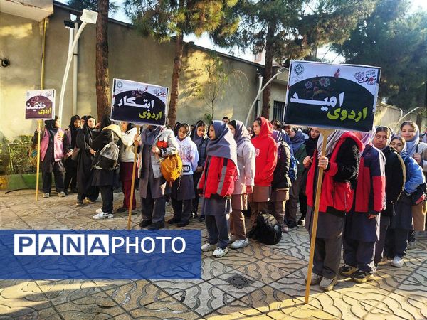 اردوی تمشک فرصتی برای رشد و شکوفایی استعدادهای دانش آموزان