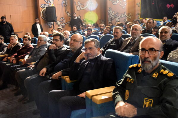 همایش دهه بصیرت و گرامیداشت سردار دلها در سالن نژاد فلاح کرج