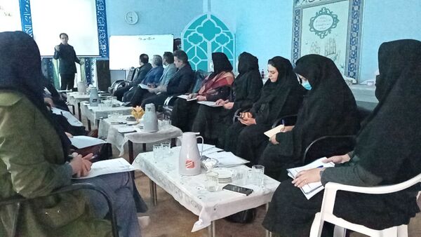 نشست توانمندسازی مدیران؛ گامی به‌سوی هدایت تحصیلی مؤثر در مدارس متوسطه دوره اول ناحیه ۷