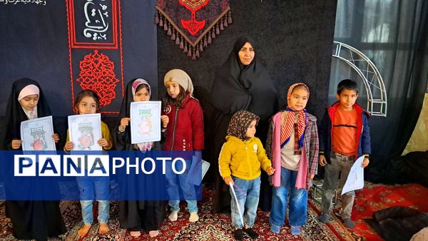 برپایی غرفه کودک در حاشیه نماز جمعه شهرستان کاشمر 