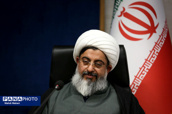 آیین رونمایی از درسنامه و محتوای آموزشی صبح رویش
