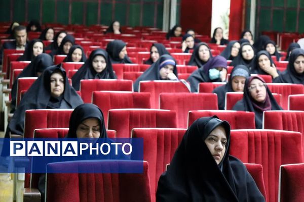 دیدار مدیرکل مدارس غیر دولتی وزارت آموزش و پرورش با مسئولان مدارس غیر دولتی استان یزد