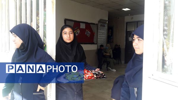 آیین بازگشایی مدارس و نواختن زنگ مهر ایثار وشهادت در دبیرستان میرزا جعفر سروقد