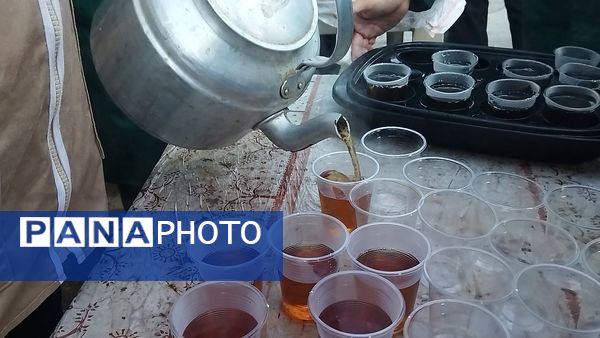 حضور مردم در مهمانی کیلومتری اعیاد شعبانیه نیشابور