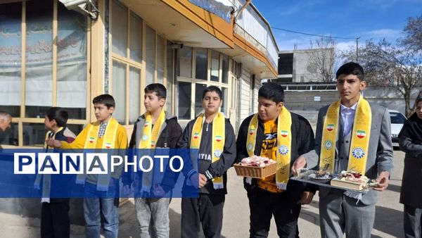 بدرقه دانش‌آموزان پسر عمره‌گذار کهگیلویه و بویراحمد 