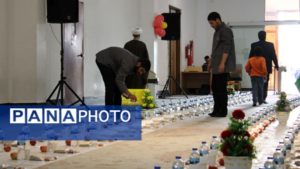 همایش 1100 نفری روزه اولی‌ها در حرم حضرت معصومه(س)