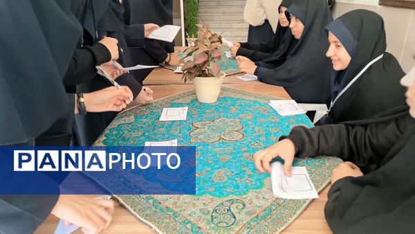 انتخابات شورای دانش‌آموزی در دبیرستان شاهد ارض اقدس 