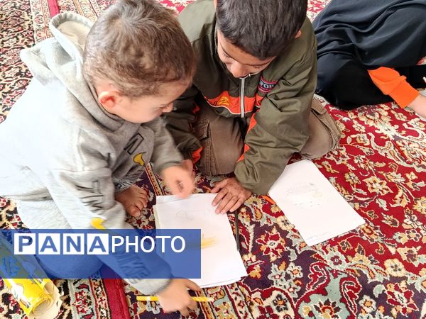 برپایی غرفه کودک در نمازجمعه شهرستان کاشمر 