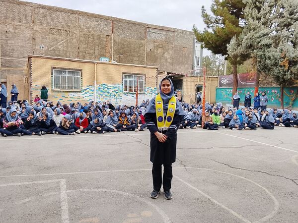 جشن روز مادر و جشنواره کیک و دسر در دبیرستان دخترانه دانشور ۲ 