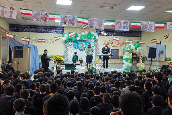 جشن میلاد با سعادت حضرت مهدی موعود(ع)در دبستان حاج همت بهارستان ۲