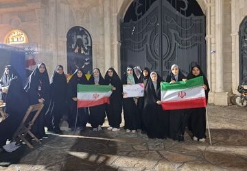 تجمع باشکوه دختران به مناسبت ولادت حضرت معصومه (س) به میزبانی دختران دبیرستانی 