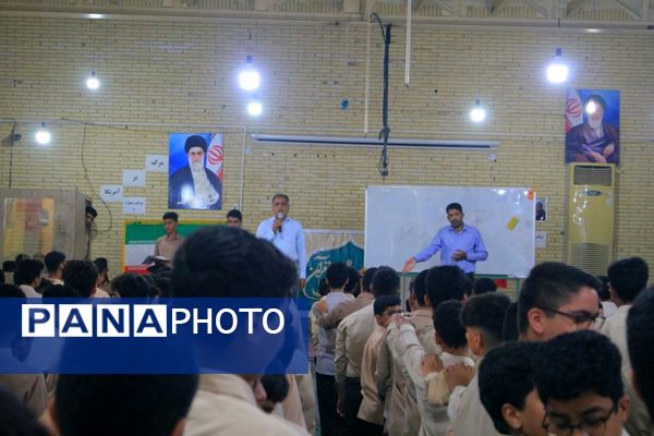 کارگاه آموزشی راهنمای رانندگی در مدرسه شاهد بندرعباس 