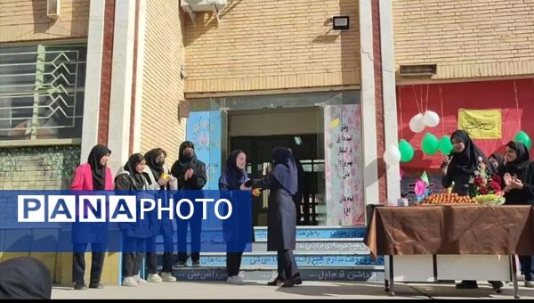 جشن نیمه شعبان  و دهه فجر در دبیرستان شهید  مرتضی مطهری (عترت) 