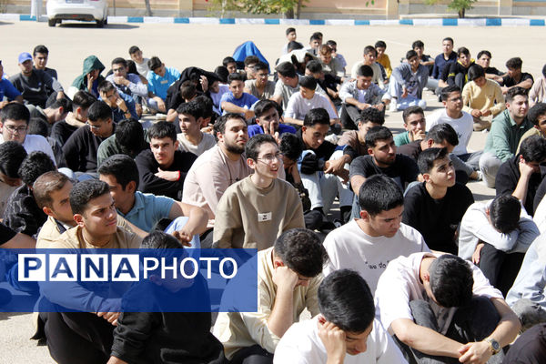 گرامیداشت هفته دفاع مقدس در دبیرستان شریعتی جاجرم