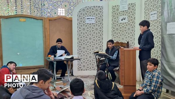 رقابت پسران ناحیه یک قم در مسابقات قرآن، عترت و نماز دانش آموزی