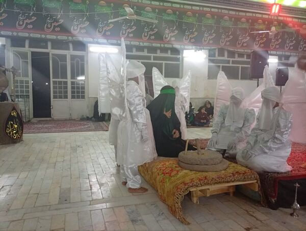 اجرای نمایش و شبیه خوانی دهه فاطمیه در تکیه ابوالفضلی روستای فدافن