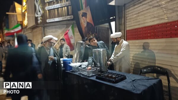 تجمع گسترده مردمی در مسجد جامع نیشابور و تشییع دو شهید جنگ رمضان