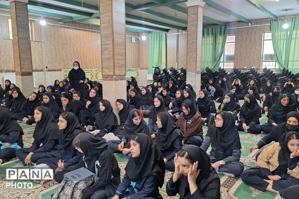 ترویج سبک زندگی سالم در مدرسه آمنه بهارستان با برگزاری هفته بهداشت