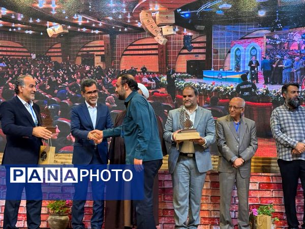 آیین اختتامیه اولین همایش مدار معلمی در آمل