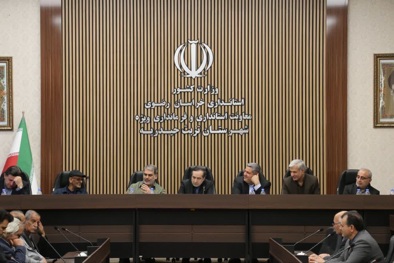 وزارت فرهنگ و ارشاد اسلامی وظیفه تسهیل فعالیت هنرمندان را برعهده دارد
