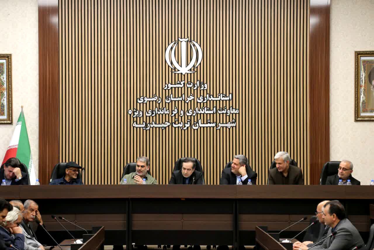 وزارت فرهنگ و ارشاد اسلامی وظیفه تسهیل فعالیت هنرمندان را برعهده دارد