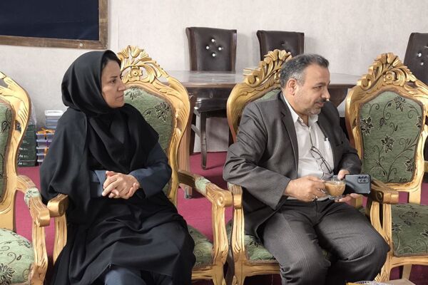 تقدیر مسئولان شهرستان لارستان از دبیران دبیرستان راه برتر