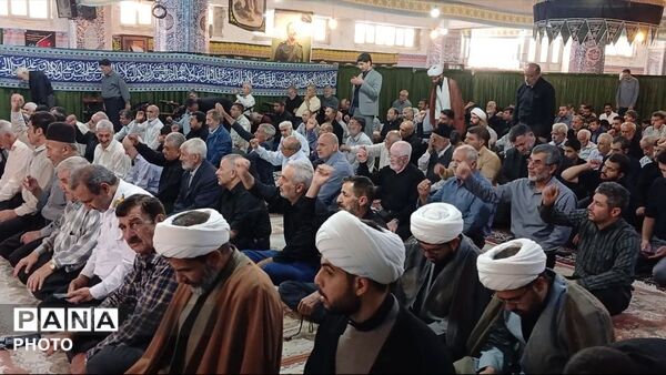 طنین گام‌های استوار در فارسان؛ نمازجمعه‌ای به وسعت همدلی