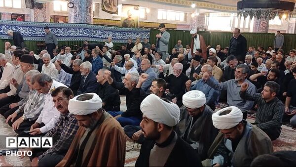طنین گام‌های استوار در فارسان؛ نمازجمعه‌ای به وسعت همدلی